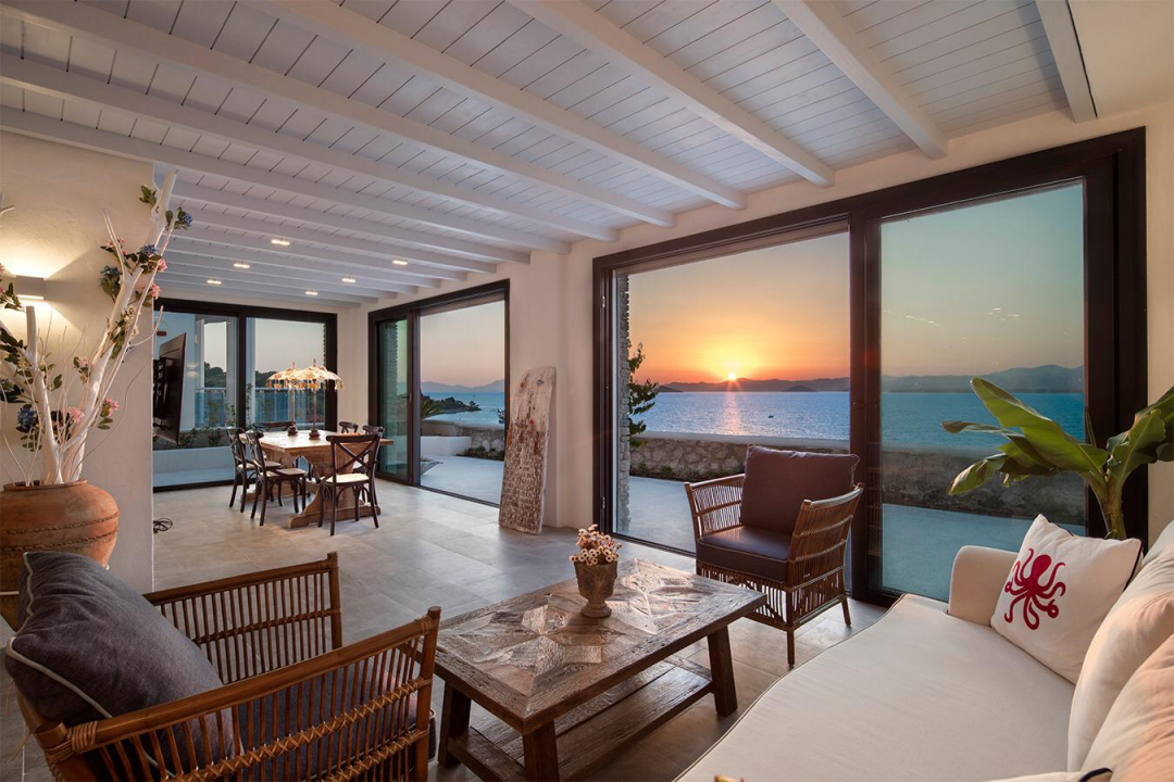 FETHİYE ŞÖVALYE ADASInDA  MUHTEŞEM DENİZ MANZARALI LÜKS VİLLA