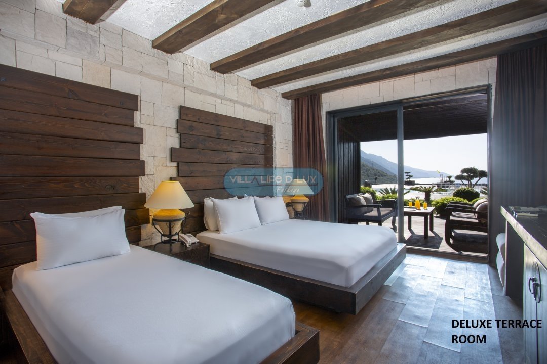 MANAS DELÜKS TERAS ODA